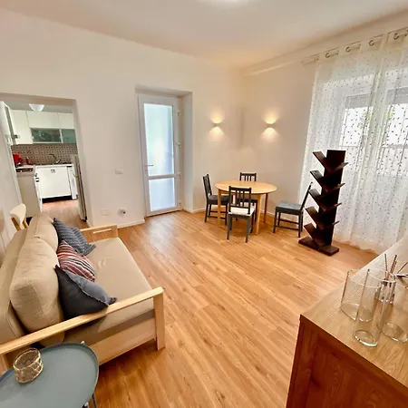 Renato Nuovo In Centro A Con Aria Condizionata Apartmán